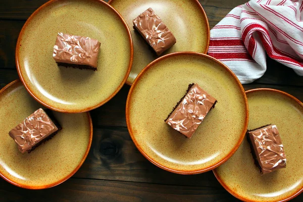 Fare di çikolatalı Songe çikolatalı pasta. Kopyalama alanı olan üst görünüm.