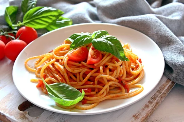 Espaguetis Con Salsa Tomate Vista Superior Con Espacio Copia — Foto de Stock
