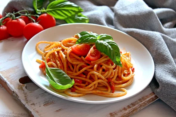 Spaghetti Met Tomatensaus Bovenaanzicht Met Kopieerruimte — Stockfoto