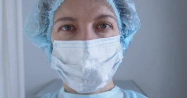 Hemşirenin yakın plan bir portresinin videosu, komando karşıtı cephane, pandemik temalı videolar için konsept görüntüler