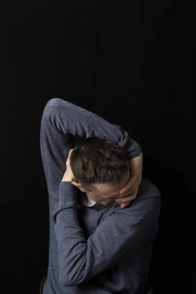 Salute Mentale Uomo Depresso Uno Sfondo Nero Maschio Triste — Foto Stock