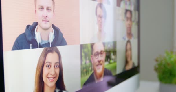 Online Webinar Chat Különböző Emberek Segítségével Monitor Képernyőn Kollégák Videokonferenciája — Stock videók