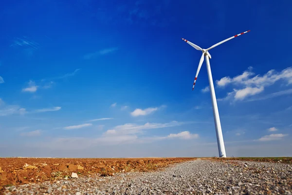 Einzelne Windkraftanlagen — Stockfoto