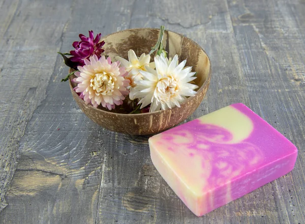 Organic Handmade Soap Decorated Dried Flowers Natural Products Healthy Lifestyle — Stock Photo, Image