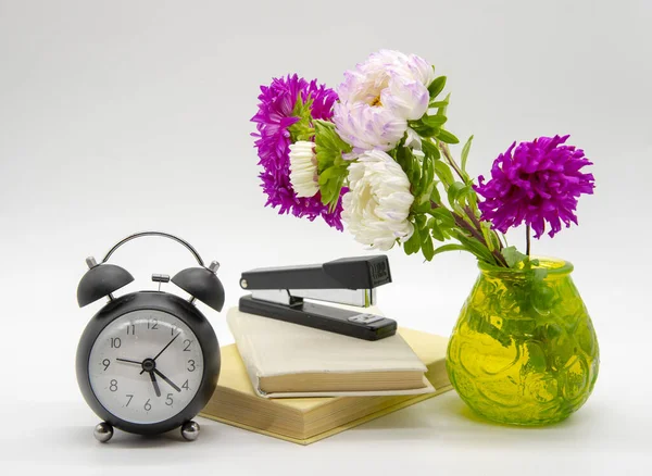 Composition Flowers Vase Books Various Educational Accessories Light Background Congratulations — Stock Photo, Image