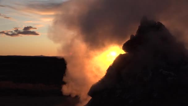 Island. Vulkanaktivitet, Jordens geotermiska område. — Stockvideo