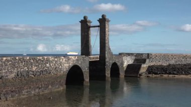 Kanarya Adaları. Lanzarote - CIRCA Okyanus kıyısındaki tatil köyü.