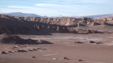 Şili. Atacama Çölü. Atacama Çölleri 'nin nefes kesici görüntüleri. Güzel zıt renkler, ilham verici manzara..