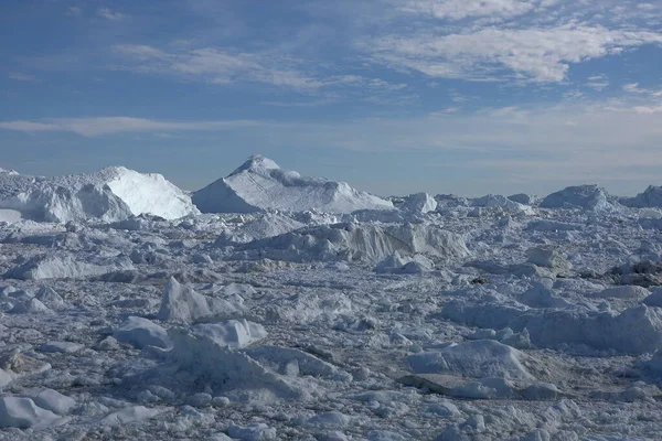 Grónsko. Ledovec a led z ledovce v arktické přírodě. Ledovce v Ilulissatském ledovci. Ovlivněna změnou klimatu a globálním oteplováním. — Stock fotografie