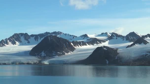Норвегія. Ландшафти полярного архіпелагу. — стокове відео