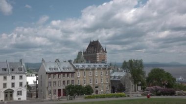 Kanada mı? Şehir manzarası. Quebec şehri. Quebec, Kanada 'nın Quebec eyaletinin başkentidir..