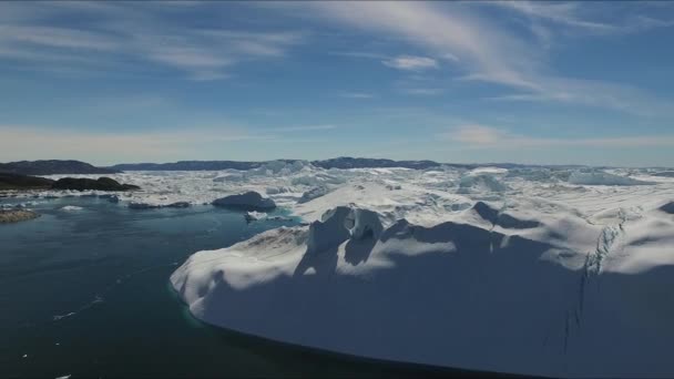 Антарктика. Айсберги. Тающие ледники. Глобальное потепление и изменение климата. — стоковое видео