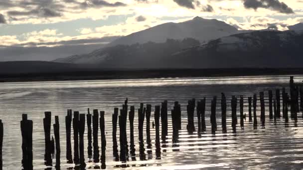 Chile. Patagônia. Fiorde panorâmico ao pôr-do-sol. — Vídeo de Stock