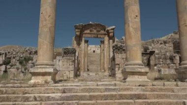 Ürdün - 01 05 2021: Roma Harabeleri. Greko-Romen mimarisinin en büyük ve en iyi korunmuş şehri.