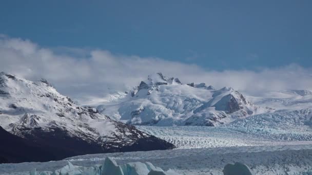 Argentina. Il famoso ghiacciaio del Perito Moreno e il Lago Glaciale. — Video Stock