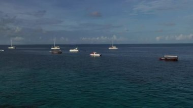 Hint Okyanusunda Afrika açıklarında balıkçı tekneleri