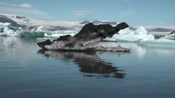 Klimatförändringar. Den globala uppvärmningen leder till smältning av glaciärer i Arktis och Antarktis. — Stockvideo