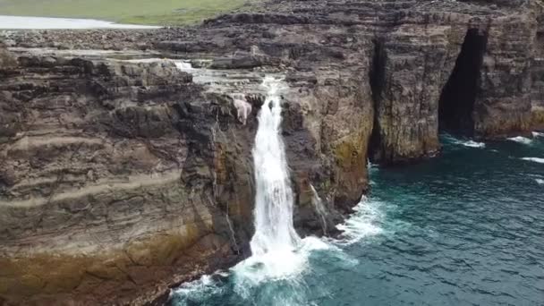 Ilhas Faroé, um arquipélago autónomo, parte do Reino da Dinamarca — Vídeo de Stock