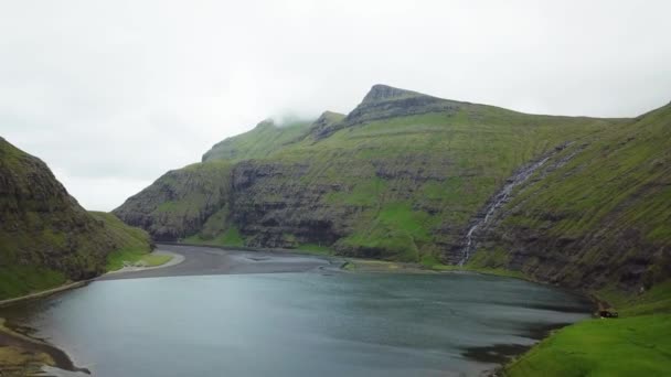 Faroe Adaları, Danimarka Krallığı 'nın bir parçası olan kendi kendini yöneten bir takımada. — Stok video