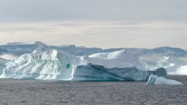 Kuzey Kutbu 'ndaki şaşırtıcı buz oluşumları, iklim değişikliğinin ve gezegenlerimiz üzerindeki küresel ısınmanın ciddi etkilerini vurguluyor..