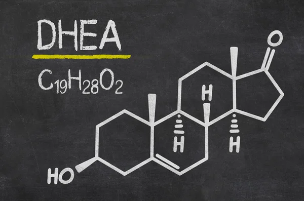 Tablica o wzorze chemicznym DHEA — Zdjęcie stockowe