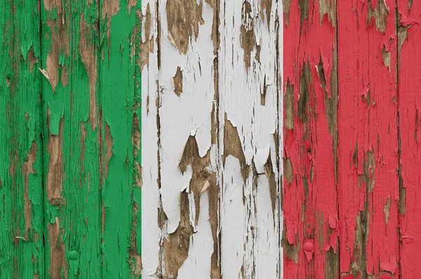 Flaga Włoch Drewnianej Ścianie Wietrzeniem — Zdjęcie stockowe