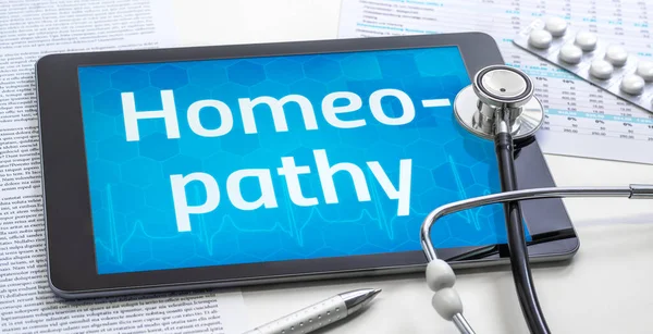 Het Woord Homeopathie Het Display Van Een Tablet — Stockfoto