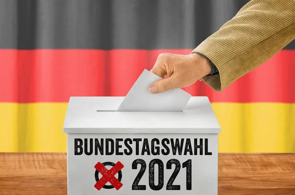 Man Putting Ballot Voting Box Parliamentary Election 2021 German Bundestagswahl — Stock Photo, Image