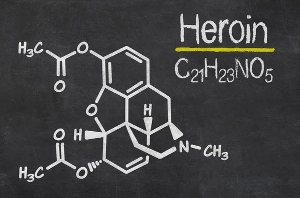 黑板上用海洛因的化学分子式 — 图库照片