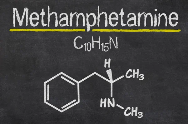 Tableau noir avec la formule chimique de la méthamphétamine — Photo