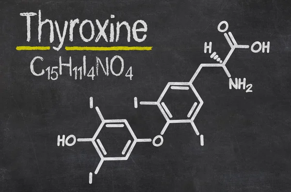 Tableau noir avec la formule chimique de Thyroxine — Photo