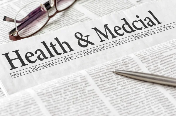 Gazeta z nagłówkiem zdrowie i medycyna — Zdjęcie stockowe
