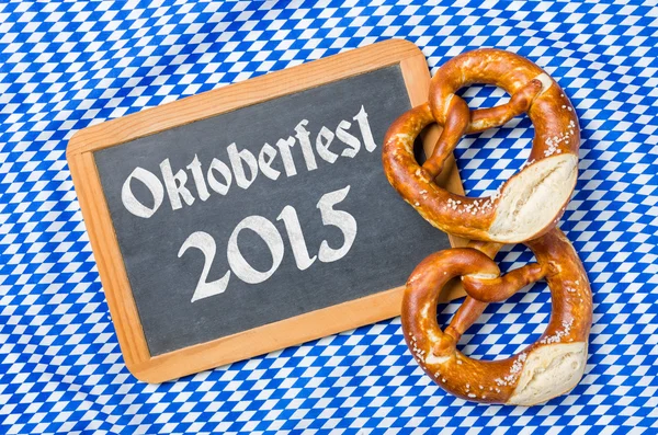 Chalkboard com uma decoração bávara - Oktoberfest 2015 — Fotografia de Stock