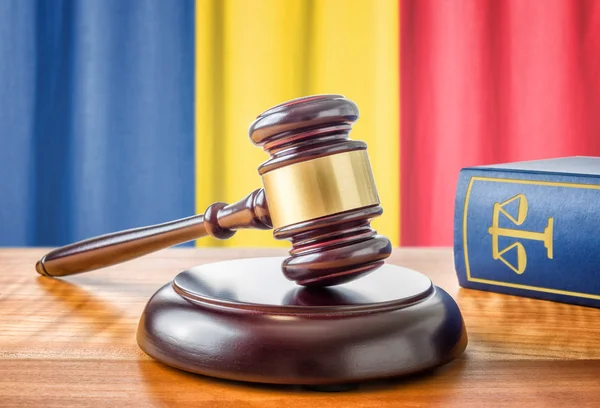 A gavel and a law book - Romania — Stock Photo, Image