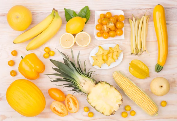 Gele groenten en fruit, bovenaanzicht — Stockfoto