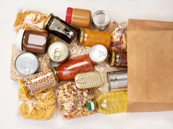 Donaciones Alimentos Como Pasta Arroz Aceite Mantequilla Maní Comida Enlatada —  Fotos de Stock