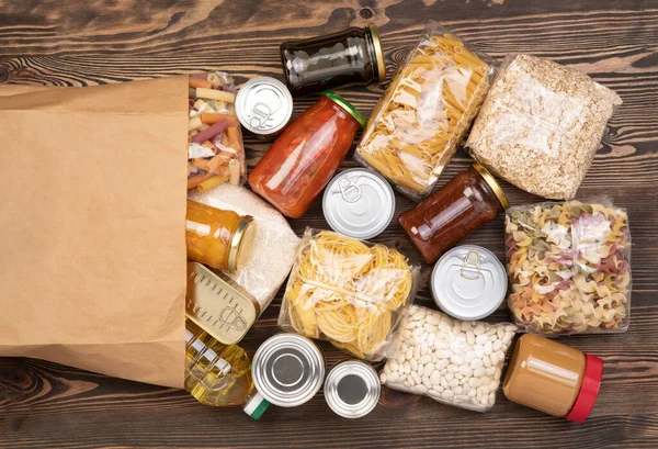 Doações Alimentos Como Massa Arroz Óleo Manteiga Amendoim Comida Enlatada — Fotografia de Stock