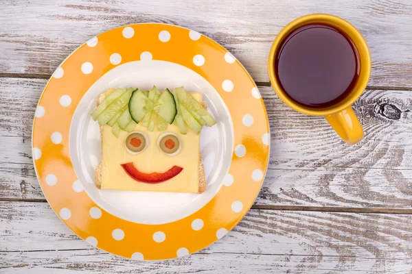 Веселий бутерброд для дитини — стокове фото