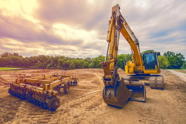 Pelleteuse Construction Jaune Équipement Lourd Charrue Disques Reposent Plein Champ — Photo