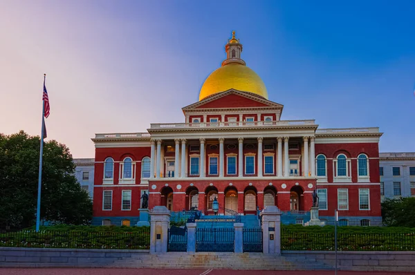 Boston Aug 2018 Street View Entrance Massachusetts Statehouse Golden Dome — Stock Photo, Image