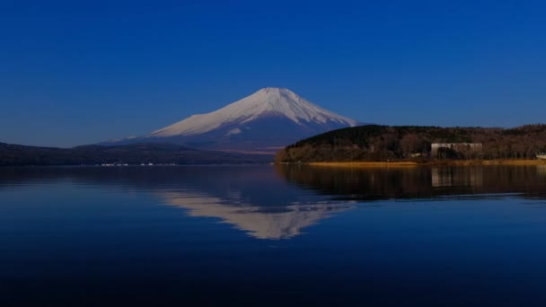 Угорі Фудзі з озера Хірано Яманака Японія Широка панорама — стокове відео