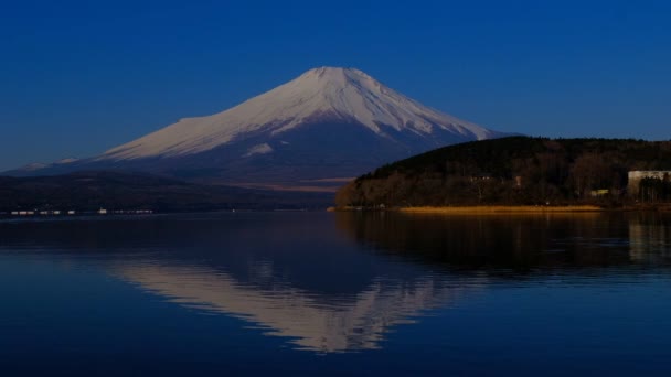 Al revés Fuji desde el lago Hirano Yamanaka Japón — Vídeos de Stock
