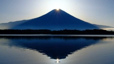 Mt. Fuji ve Sunrise of Sunrise from Tanuki Fujinomiya City Japan