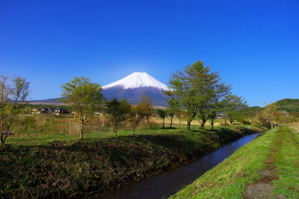 Fuji Céu Azul Primavera Rio Shinnasho Oshino Village Yamanashi Japão — Fotografia de Stock