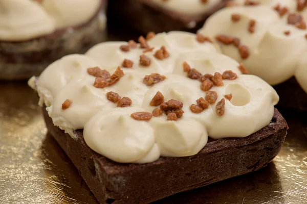 Tortas de chocolate com pudim de baunilha — Fotografia de Stock