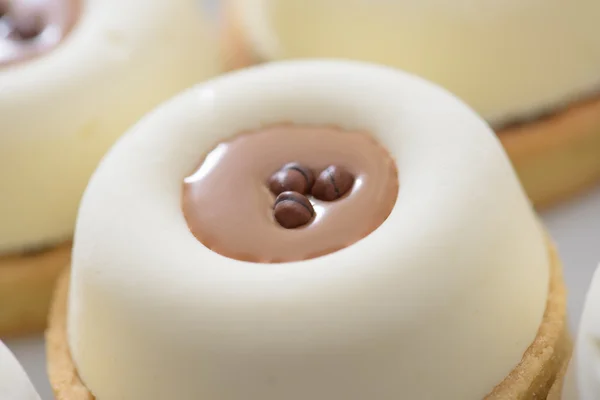 Crostata con budino alla vaniglia e crema di caffè — Foto Stock