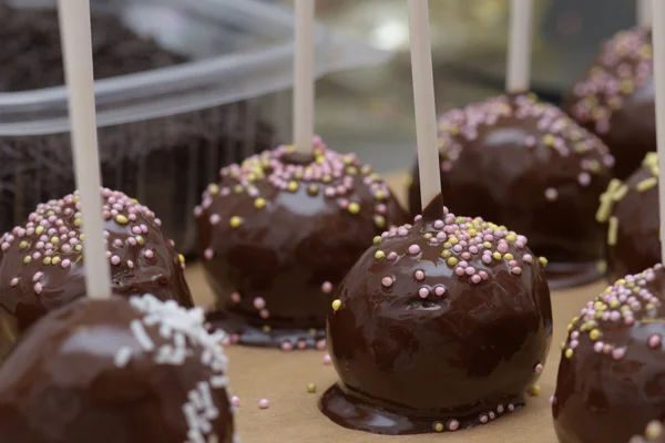 Piccole palline di cioccolato primo piano — Foto Stock