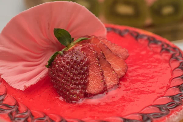 Garniture de gâteau aux fraises — Photo