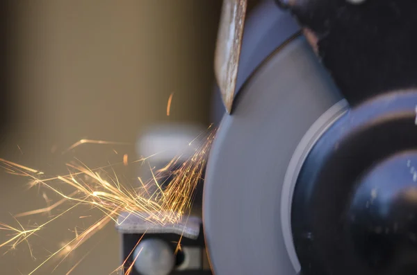 Tool grinding metal — Stock Photo, Image