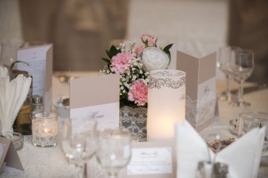 Düğün masa aranjmanı